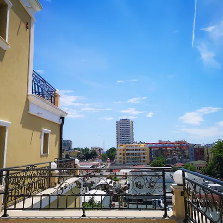 Empera H-l Hotel 3*