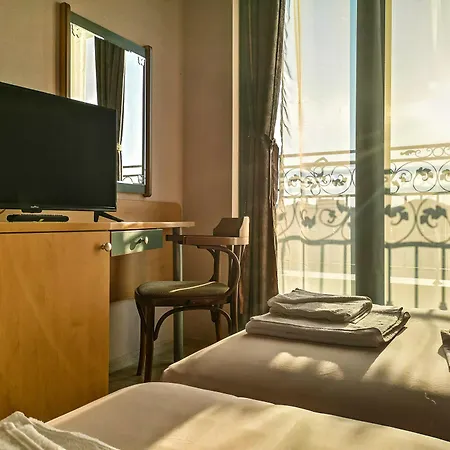 Empera H-l Hotel