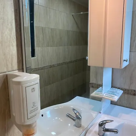 Empera H-l ホテル 3*