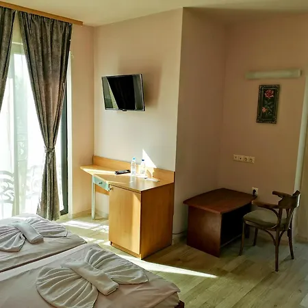 Empera H-l ホテル 3*